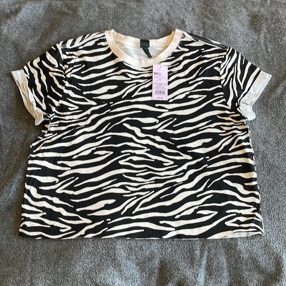 Wild Fable Black and Cream Zebra Print Cropped T Shirt